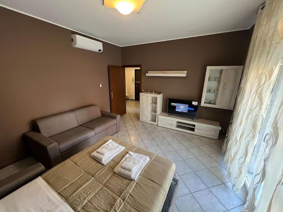 Orio Relax 24H Airport 1 - 3 Minute From Arrival By Bus Apartment แบร์กาโม ภายนอก รูปภาพ